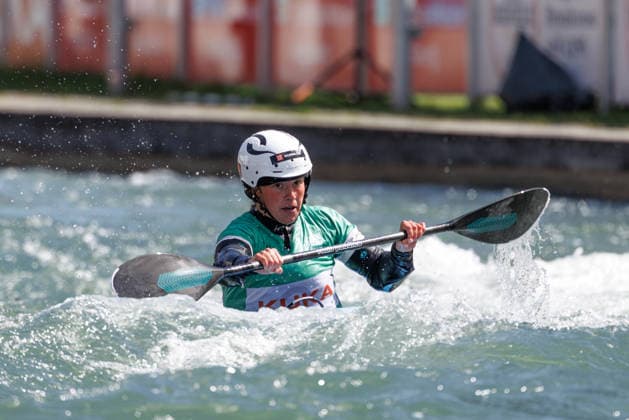 Tereza Kneblova (CZE), Evy Leibfarth (USA), Alena Marx (SUI), Ricarda Funk (GER) bei ICF CANOE SLALOM WORLD CUP, Kanusport, Frauen, Kayak Cross, 2026, am 14.06.2026 in Augsburg, Eiskanal. Bayern Deutschland