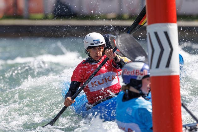 Tereza Kneblova (CZE), Evy Leibfarth (USA), Alena Marx (SUI), Ricarda Funk (GER) bei ICF CANOE SLALOM WORLD CUP, Kanusport, Frauen, Kayak Cross, 2026, am 14.06.2026 in Augsburg, Eiskanal. Bayern Deutschland