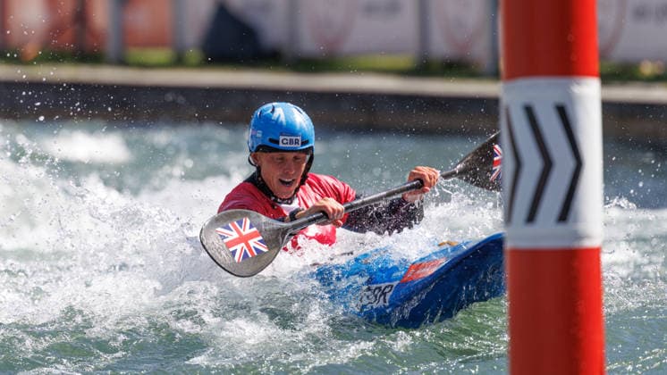 Joseph Clarke (GBR) bei ICF CANOE SLALOM WORLD CUP, Kanusport, Männer, Kayak Cross, 2026, am 14.06.2026 in Augsburg, Eiskanal. Bayern Deutschland