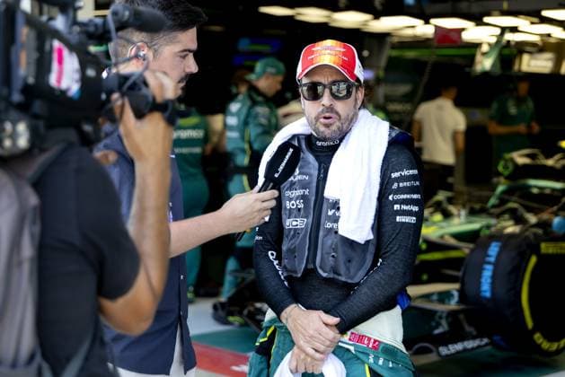 BARCELONA - Fernando Alonso (Aston Martin) ahead of the Formula 1 Barcelona-Catalonia Grand Prix. SANDER KONING ANP xVIxANPxSportx xxANPxIVx 561002169 originalFilename: 561002169.jpg