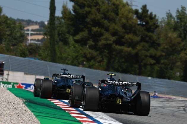63 RUSSELL George (gbr), Mercedes AMG F1 Team W17, action 12 KIMI ANTONELLI Andrea (ita), Mercedes AMG F1 Team W17, action during the Formula 1 Barcelona-Catalunya Grand Prix 2026, 7th round of the 2026 Formula One World Championship, WM, Weltmeisterschaft from June 12 to 14, 2026 on the Circuit de Barcelona-Catalunya, in Montmelo, Spain - Photo: Hoch Zwei Montmelo Spain