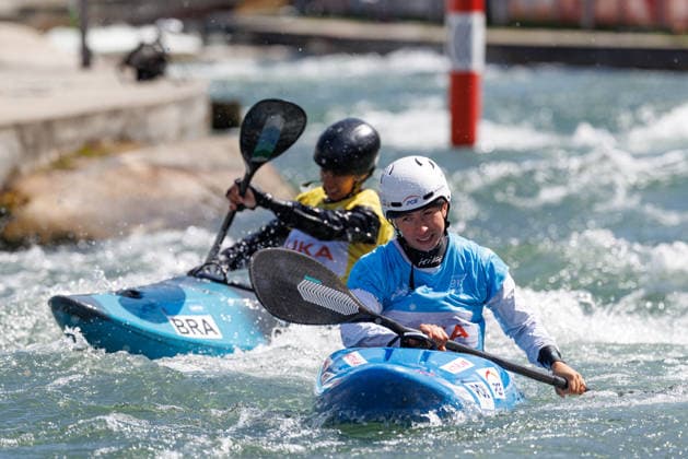 Tereza Kneblova (CZE), Evy Leibfarth (USA), Klaudia Zwolinska (POL), Omira Estacia Neta (BRA) bei ICF CANOE SLALOM WORLD CUP, Kanusport, Frauen, Kayak Cross, 2026, am 14.06.2026 in Augsburg, Eiskanal. Bayern Deutschland
