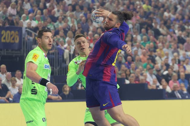 14.06.2026, xtgx, Handball, EHF Champions League Finale, FC Barcelona, Barca - Füchse Berlin v.l. Luis Frade (Barcelona, 82) wirft Tor, Torschuetze, erzielt Tor, Treffer, scores the goal Koeln