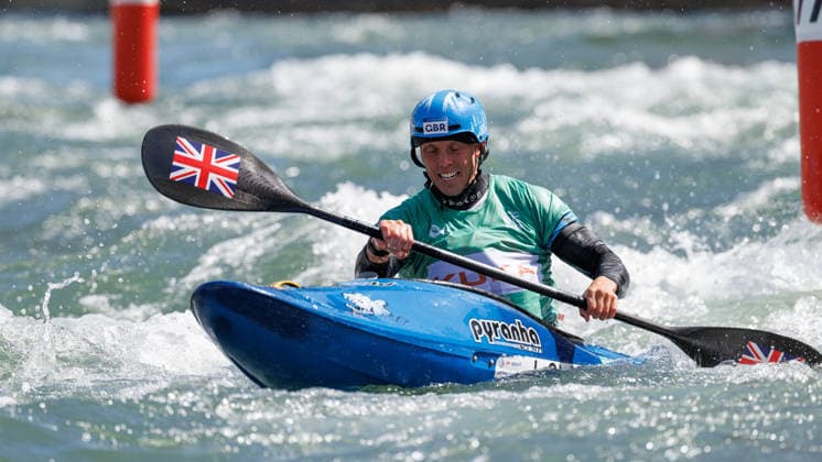 Joseph Clarke (GBR) bei ICF CANOE SLALOM WORLD CUP, Kanusport, Männer, Kayak Cross, 2026, am 14.06.2026 in Augsburg, Eiskanal. Bayern Deutschland