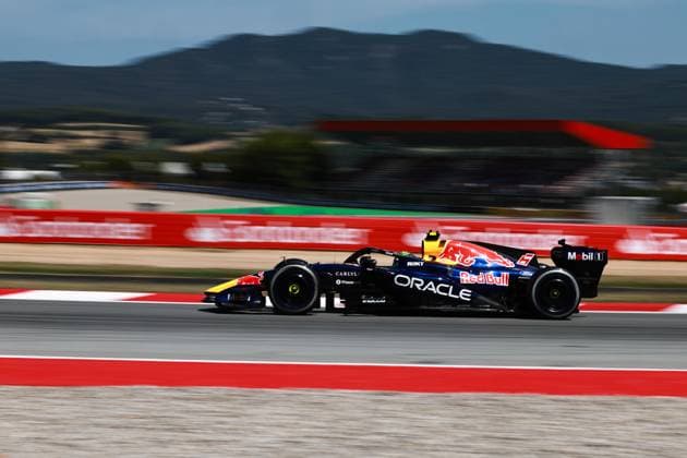 06 HADJAR Isack (fra), Red Bull Racing Ford RB22, action during the Formula 1 Barcelona-Catalunya Grand Prix 2026, 7th round of the 2026 Formula One World Championship, WM, Weltmeisterschaft from June 12 to 14, 2026 on the Circuit de Barcelona-Catalunya, in Montmelo, Spain - Photo: Hoch Zwei Montmelo Spain