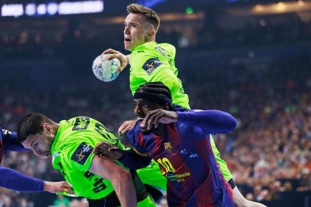 Lasse Bredekjaer ANDERSSON (Fuechse Berlin, 11) erzielt ein Tor, Aktion, Torwurf GER, FC Barcelona, Barca Barca vs. Fuechse Berlin, Handball, TruckScout24 EHF FINAL4 2026, Finale, Spielzeit 2025 2026, 14.06.2026, GER, FC Barcelona Barca vs. Fuechse Berlin, Handball, TruckScout24 EHF FINAL4 2026, Finale, Spielzeit 2025 2026, 14.06.2026, Koeln