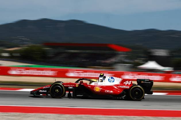 44 HAMILTON Lewis (gbr), Scuderia Ferrari SF-26, action during the Formula 1 Barcelona-Catalunya Grand Prix 2026, 7th round of the 2026 Formula One World Championship, WM, Weltmeisterschaft from June 12 to 14, 2026 on the Circuit de Barcelona-Catalunya, in Montmelo, Spain - Photo: Hoch Zwei Montmelo Spain