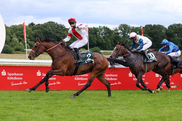 14.06.2026, Koeln, Nordrhein-Westfalen, GER - Englishman mit Enzo Crublet gewinnt das 191. Union-Rennen. Galopprennbahn Koeln-Weidenpesch. (Pferd, Jockey, Englishman, Crublet, Sieg, Ziel, Zielankunft) 260614S988KOELN.JPG