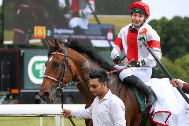 14.06.2026, Koeln, Nordrhein-Westfalen, GER - Englishman mit Enzo Crublet nach dem Sieg im 191. Union-Rennen. Galopprennbahn Koeln-Weidenpesch. (Pferd, Jockey, Englishman, Crublet, Sieg) 260614S991KOELN.JPG