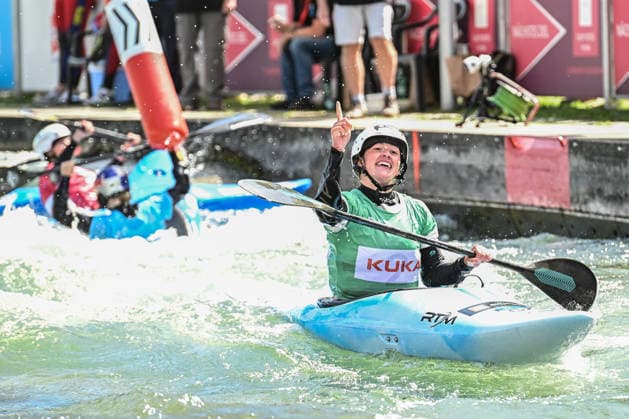 ICF Canoe Slalom World Cup - 14.06.2026, Eis Kanal, Augsburg Raised Finger of Gold medal winner Tereza Kneblova (CZE), Augsburg, 14.06.2026 - Canoe World Cup, Kayak Cross Elimination, Augsburg, Eis Kanal