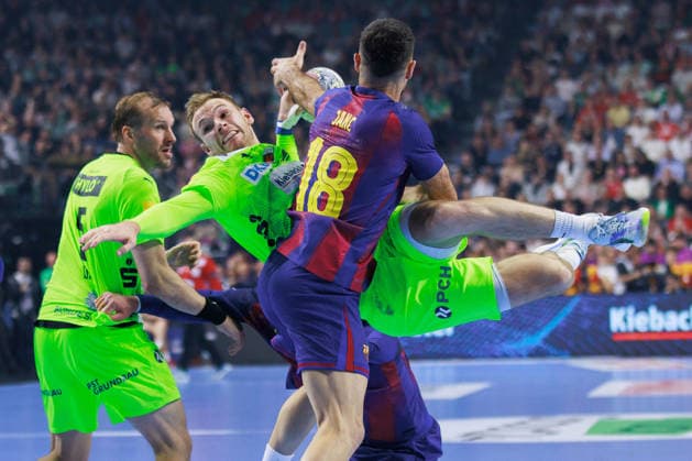 Mathias GIDSEL (Fuechse Berlin, 19) im Zweikampf gegen Blaz JANC FC Barcelona, Barca Barca, 18) GER, FC Barcelona Barca vs. Fuechse Berlin, Handball, TruckScout24 EHF FINAL4 2026, Finale, Spielzeit 2025 2026, 14.06.2026, GER, FC Barcelona Barca vs. Fuechse Berlin, Handball, TruckScout24 EHF FINAL4 2026, Finale, Spielzeit 2025 2026, 14.06.2026, Koeln