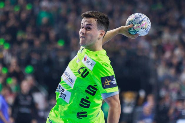 Tim FREIHOEFER (Fuechse Berlin, 20) schießt schiesst einen Siebenmeter GER, FC Barcelona, Barca Barca vs. Fuechse Berlin, Handball, TruckScout24 EHF FINAL4 2026, Finale, Spielzeit 2025 2026, 14.06.2026, GER, FC Barcelona Barca vs. Fuechse Berlin, Handball, TruckScout24 EHF FINAL4 2026, Finale, Spielzeit 2025 2026, 14.06.2026, Koeln
