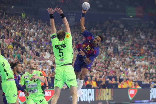 14.06.2026, xtgx, Handball, EHF Champions League Finale, FC Barcelona, Barca - Füchse Berlin v.l. Timothey N guessan (N guessan, Barcelona, 19) wirft Tor, Torschuetze, erzielt Tor, Treffer, scores the goal Koeln