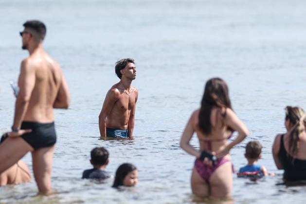 FIFA World Cup, WM, Weltmeisterschaft, Fussball 2026 - Portugal team players in Palm Beach Portugal soccer players Joao Felix (C) enjoy the beach at the Four Seasons Palm Beach Hotel, in the FIFA World Cup 2026 in Palm Beach, Florida, USA, 14 June 2026. Palm Beach Florida United States  Copyright: xMIGUELxA.xLOPESx