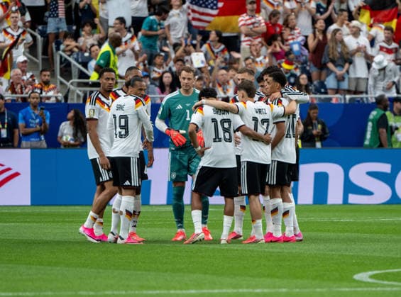Fußball, Herren, FIFA World Cup, WM, Weltmeisterschaft, Fussball 2026 in Mexiko, Kanada und USA, Spiel in Houston (Gruppe E, 1. Spieltag), Deutschland - Curacao, Deutschland im Kreis, 14.06. 2026,