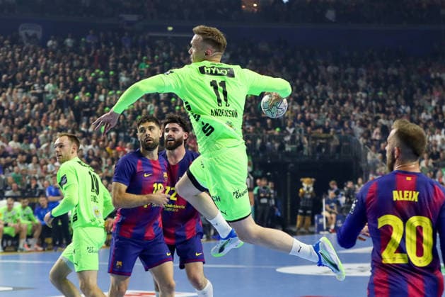 14.06.2026, xgox,Handball, EHF Champions League Finale, FC Barcelona, Barca - Fuechse Berlin v.l. Lasse Andersson (Berlin, 11) wirft Tor, Torschuetze, erzielt Tor, Treffer, scores the goal Koeln