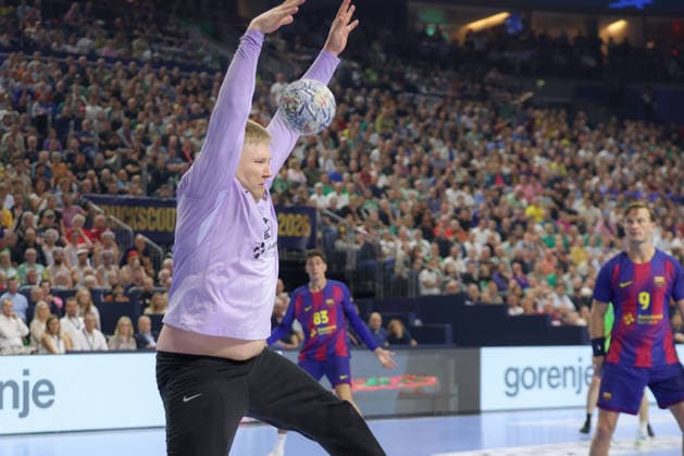 14.06.2026, xtgx, Handball, EHF Champions League Finale, FC Barcelona, Barca - Füchse Berlin v.l. Emil Nielsen (Barcelona, 12) Parade, haelt den Ball, faengt den Ball, pariert Koeln
