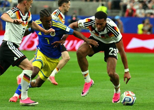 FIFA World Cup, WM, Weltmeisterschaft, Fussball 2026 - Group E - Germany vs Curacao Felix Nmecha of Germany (R) and Juninho Bacuna of Curacao in action during the FIFA World Cup 2026 group stage match Germany against Curacao, in Houston, USA, 14 June 2026. HOUSTON United States  Copyright: xSAMxWASSONx