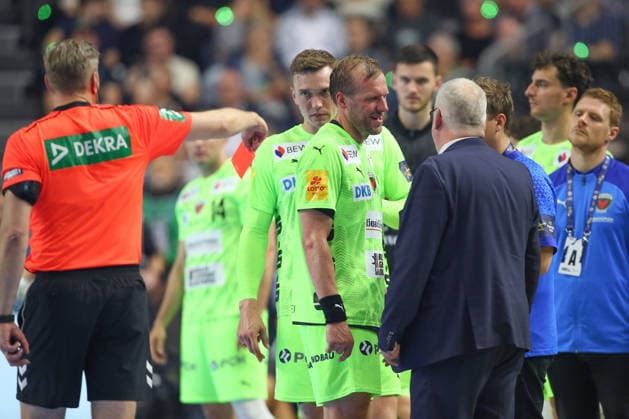 14.06.2026, xtgx, Handball, EHF Champions League Finale, FC Barcelona, Barca - Füchse Berlin v.l. Max Darj (Berlin, 5) Rote Karte, Platzverweis, sent off Koeln