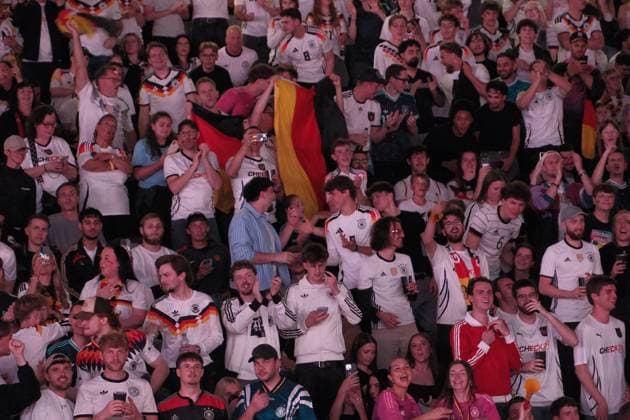 14.06.2026 xkhx Kassel Probonio-Arena Public Viewing zur Weltmeisterschaft 2026 - Deutschland gegen Curacao Jubel über das 1:0 durch Felix Nmecha (GER)