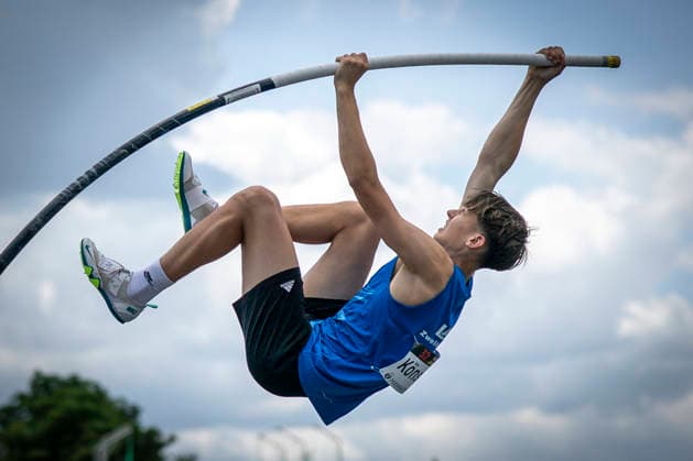 MANNHEIM, GERMANY - JUNE 14, 2026 : David Koensgen (GER LAZ Zweibruecken) competing in the men’s U20 pole vault during the Juniorengala 2026 at Michael-Hoffmann-Stadion on June 14, 2026 in Mannheim, Germany. Baden-Wuerttemberg Germany Copyright: xAxelxKohringx