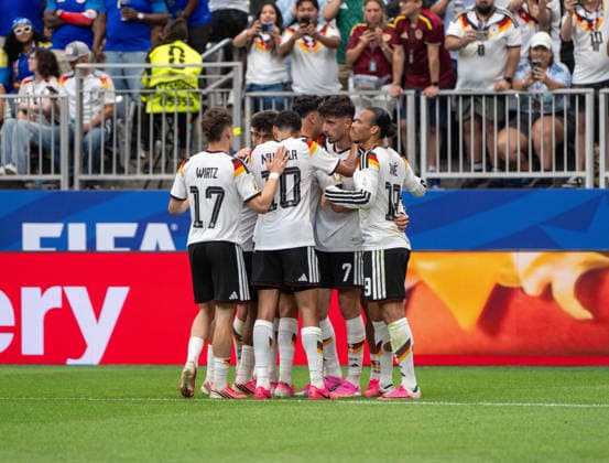 Fußball, Herren, FIFA World Cup, WM, Weltmeisterschaft, Fussball 2026 in Mexiko, Kanada und USA, Spiel in Houston (Gruppe E, 1. Spieltag), Deutschland - Curacao, v. l. Florian Wirtz (Deutschland), Nathaniel Brown (Deutschland), Jamal Musiala (Deutschland), Kai Havertz (Deutschland), Leroy Sane (Deutschland), Jubel nach Tor zum 3:1, 14.06. 2026,