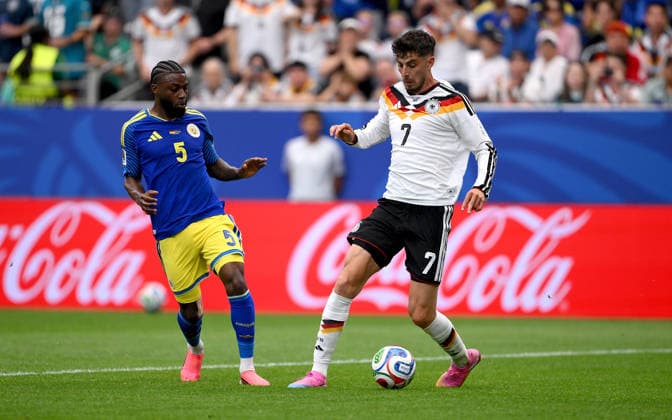 Fussball FIFA WM 2026 Vorrunde Gruppe E in Houston Deutschland - Curacao 14.06.2026 Sherel Floranus (li, Curacao) gegen Kai Havertz (re, Deutschland)