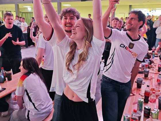 14.06.2026 xkhx Kassel Probonio-Arena Public Viewing zur Weltmeisterschaft 2026 - Deutschland gegen Curacao Jubel über das 2:0 durch Nico Schlotterbeck (GER)
