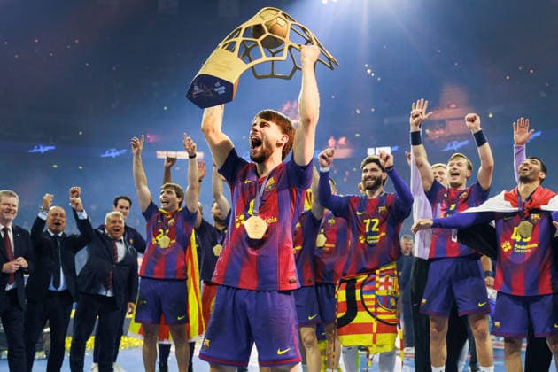 Daniel FERNANDEZ FC Barcelona, Barca Barca, 06) mit dem Pokal, Siegerehrung Barca, Ceremony, Cup, Trophy, Jubel, Freude, Leidenschaft, Erfolg, Emotion, Begeisterung, positive Emotionen GER, FC Barcelona Barca vs. Fuechse Berlin, Handball, TruckScout24 EHF FINAL4 2026, Finale, Spielzeit 2025 2026, 14.06.2026, GER, FC Barcelona Barca vs. Fuechse Berlin, Handball, TruckScout24 EHF FINAL4 2026, Finale, Spielzeit 2025 2026, 14.06.2026, Koeln