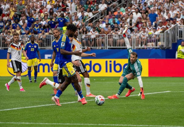 Fußball, Herren, FIFA World Cup, WM, Weltmeisterschaft, Fussball 2026 in Mexiko, Kanada und USA, Spiel in Houston (Gruppe E, 1. Spieltag), Deutschland - Curacao, v. l. Leandro Bacuna (Curacao), Nico Schlotterbeck (Deutschland), Jonathan Tah (Deutschland), Torhüter Manuel Neuer (Deutschland), 14.06. 2026, *** Soccer, Men, FIFA World Cup 2026 in Mexico, Canada and USA, Match in Houston Group E, 1 Matchday , Germany Curacao, f l Leandro Bacuna Curacao , Nico Schlotterbeck Germany , Jonathan Tah Germany , Goalkeeper Manuel Neuer Germany , 14 06 2026, Copyright: xMatthiasxKochx