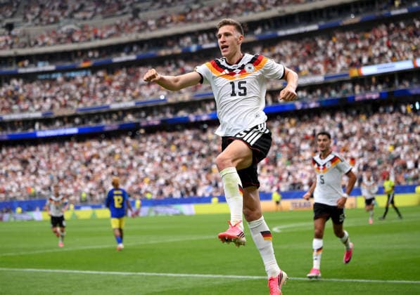 Fussball FIFA WM 2026 Vorrunde Gruppe E in Houston Deutschland - Curacao 14.06.2026 Jubel Deutschland nach dem Tor zum 2 - 1, v. li., Torschuetze Nico Schlotterbeck