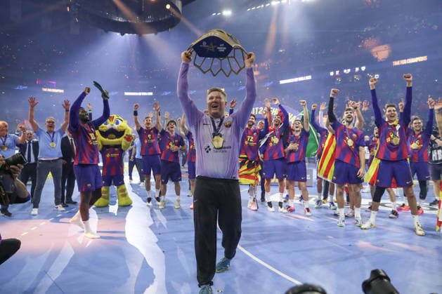 14.06.2026, xtgx, Handball, EHF Champions League Finale, FC Barcelona, Barca - Füchse Berlin v.l. Siegerehrung Pokal Trophäe Emil Nielsen (Barcelona, 12) Jubel ueber den Sieg, Jubel nach Spielende Koeln
