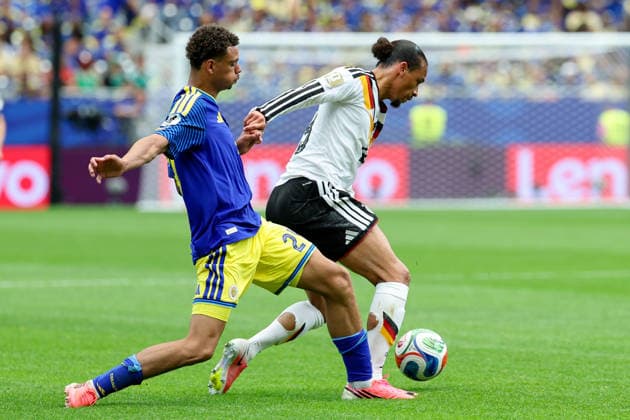 Deveron Fonville (Curacao) und Leroy Sane (Germany) battle for the ball during the FIFA World Cup, WM, Weltmeisterschaft, Fussball 2026 Group E match between Germany and Curacao at Houston Stadium on June 14, 2026 in Houston, United States. (Photo by Torbjorn Tande DeFodi Images) -