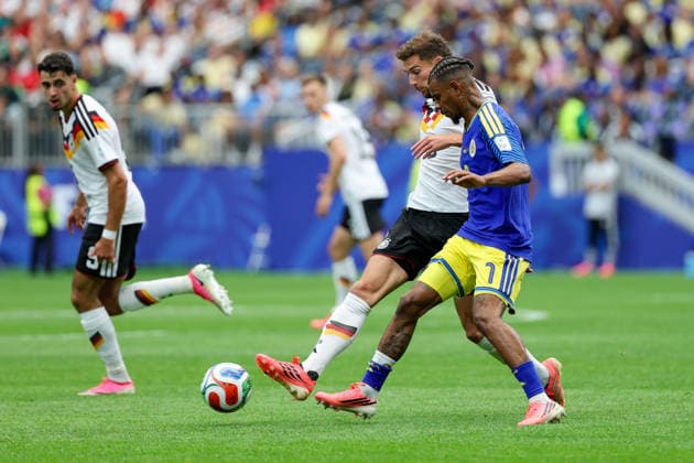 Leon Goretzka (Germany) und Juninho Bacuna (Curacao) battle for the ball during the FIFA World Cup, WM, Weltmeisterschaft, Fussball 2026 Group E match between Germany and Curacao at Houston Stadium on June 14, 2026 in Houston, United States. (Photo by Torbjorn Tande DeFodi Images) -
