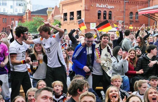14.06.2026, Berlin - Deutschland. Public Viewing Fußball-WM der Männer in der Kulturbrauerei im Prenzlauer Berg.