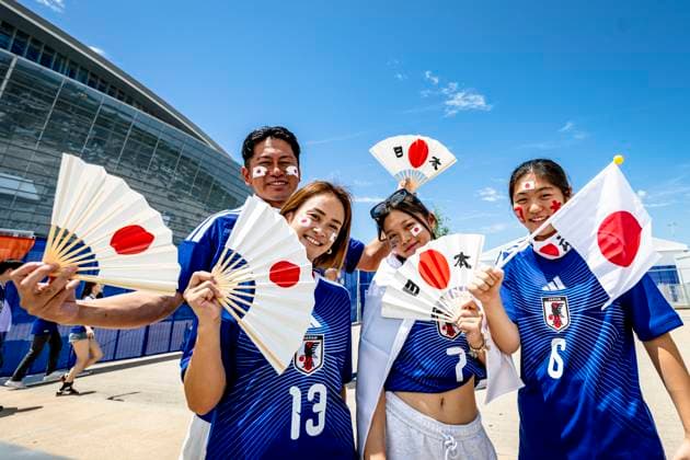 DALLAS - supporters of the Japanese national team, Nationalteam during Netherlands vs. Japan at the 2026 World Cup at AT&T Stadium on June 14, 2026, in Dallas, United States. (Photo by Stefan Koops EYE4IMAGES DeFodi Images) - *** DALLAS supporters of the Japanese national team during Netherlands vs Japan at the 2026 World Cup at AT T Stadium on June 14, 2026, in Dallas, United States Photo by Stefan Koops EYE4IMAGES DeFodi Images