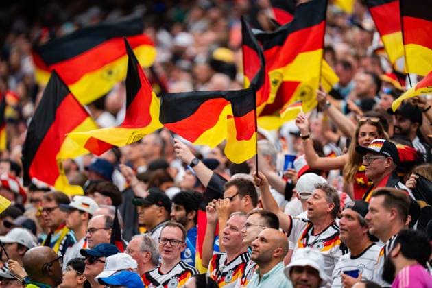 FIFA Fussball Weltmeisterschaft 2026, Gruppe E, Spiel 1, Deutschland vs. Curacao, 14.06.2026 im NRG Stadium in Houston, Texas Tor zum 7:1 durch Kai Havertz Deutschland Fans Fahnen *** FIFA World Cup 2026, Group E, Match 1, Germany vs Curacao, 14 06 2026 at NRG Stadium in Houston, Texas Goal for 7 1 by Kai Havertz Germany Fans Flags Copyright: xBahhoxKarax
