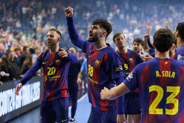 Die Barca Spieler feiern den Champions League Sieg, Jubel, Freude, Leidenschaft, Erfolg, Emotion, Begeisterung, positive Emotionen GER, FC Barcelona, Barca Barca vs. Fuechse Berlin, Handball, TruckScout24 EHF FINAL4 2026, Finale, Spielzeit 2025 2026, 14.06.2026, GER, FC Barcelona Barca vs. Fuechse Berlin, Handball, TruckScout24 EHF FINAL4 2026, Finale, Spielzeit 2025 2026, 14.06.2026, Koeln