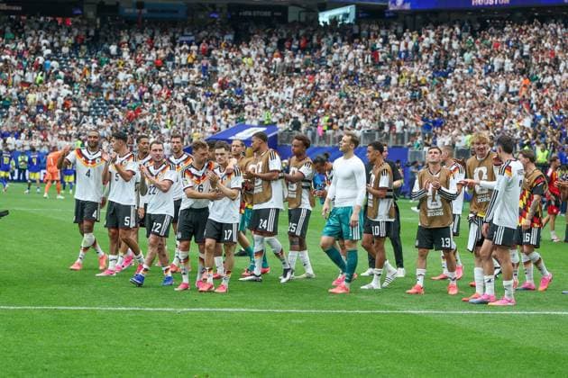 Schlussjubel, die Mannschaft feiert ihren Sieg, Ehrenrunde, Deutschland vs. Curacao, Fussball, Weltmeisterschaft 2026, Gruppenphase, 14.06.2026 Houston Texas USA