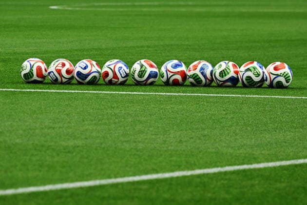FIFA World Cup, WM, Weltmeisterschaft, Fussball 2026 - Netherlands vs Japan Match balls are lined up on the pitch ahead of the FIFA World Cup 2026 group stage match Netherlands against Japan, in Dallas, Texas, USA, 14 June 2026. DALLAS United States  Copyright: xALBERTxPENAx