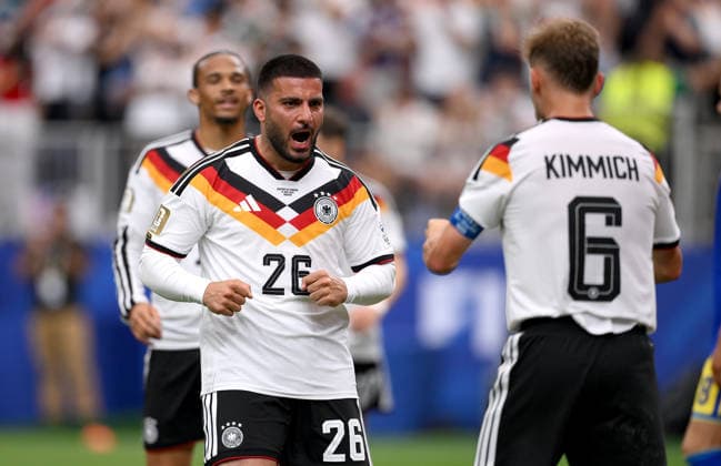 Fussball FIFA WM 2026 Vorrunde Gruppe E in Houston Deutschland - Curacao 14.06.2026 Jubel Deutschland nach dem Tor zum 6 - 1, v. li., Torschuetze Deniz Undav mit Joshua Kimmich