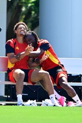 Belgian national football team - FIFA World Cup, WM, Weltmeisterschaft, Fussball 2026 - media activities 14 06 2026 RENTON, UNITED STATES OF AMERICA - JUNE 14 : Lukebakio Dodi forward of Belgium and Doku Jeremy forward of Belgium pictured during a training session of the Belgian national football team during the FIFA World Cup 2026 on June 14, 2026 in Renton, United States of America, 14 06 2026 Renton United States of America  Copyright: xJanxDexMeuleneirx