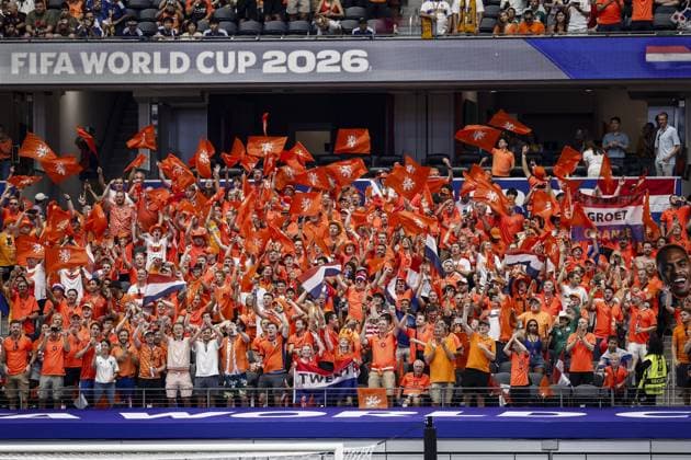 ARLINGTON - Netherlands supporters ahead of the FIFA 2026 World Cup Group F match between the Netherlands and Japan at Dallas Stadium on June 14, 2026, in Arlington, United States. ROBIN VAN LONKHUIJSEN ANP FIFA World Cup, WM, Weltmeisterschaft, Fussball 2026 2026 xVIxANPxSportx xxANPxIVx 561016631 originalFilename: 561016631.jpg