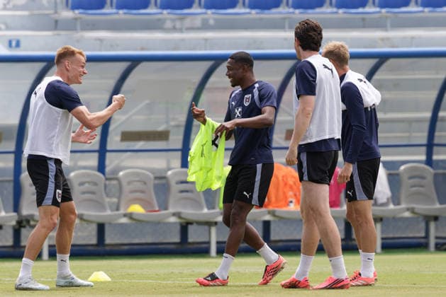 SOCCER - FIFA World Cup, WM, Weltmeisterschaft, Fussball 2026, preview SANTA BARBARA,CALIFORNIA,USA,14.JUN.26 - SOCCER - FIFA World Cup 2026, USA, Mexico, Canada, preview, OEFB, Oesterreichischer Fussball-Bund, training team AUT. Image shows Philipp Lienhart and David Alaba (AUT).  GEPAxpictures xArminxRauthner