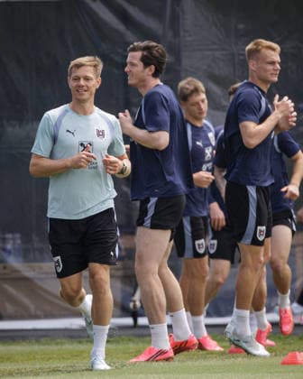 SOCCER - FIFA World Cup, WM, Weltmeisterschaft, Fussball 2026, preview SANTA BARBARA,CALIFORNIA,USA,14.JUN.26 - SOCCER - FIFA World Cup 2026, USA, Mexico, Canada, preview, OEFB, Oesterreichischer Fussball-Bund, training team AUT. Image shows athletic coach Martin Haemmerle and Michael Gregoritsch (AUT).  GEPAxpictures xArminxRauthner