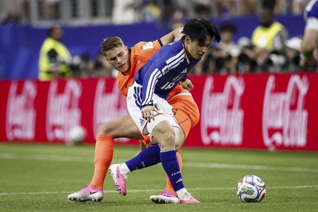 ARLINGTON - (lr) Jorrel Hato of the Netherlands and Ayase Ueda of Japan during the 2026 FIFA World Cup, WM, Weltmeisterschaft, Fussball Group F match between the Netherlands and Japan at Dallas Stadium on June 14, 2026, in Arlington, United States. ROBIN VAN LONKHUIJSEN ANP FIFA World Cup 2026 2026 xVIxANPxSportx xxANPxIVx 561019675 originalFilename: 561019675.jpg