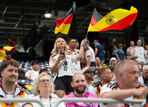 Fans der deutschen Nationalmannschaft versammeln sich vor dem Gruppenspiel gegen Curacao im Umfeld des Stadions. USA, FIFA Weltmeisterschaft, Deutschland vs Curacao, Houston, 14.06.2026 USA, FIFA Weltmeisterschaft, Deutschland vs Curacao, Houston, 14.06.2026 Houston