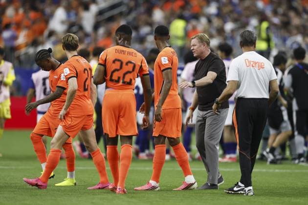 ARLINGTON - Netherlands coach Ronald Koeman during the FIFA 2026 Group F match between the Netherlands and Japan at Dallas Stadium on June 14, 2026, in Arlington, United States. KOEN VAN WEEL ANP FIFA World Cup, WM, Weltmeisterschaft, Fussball 2026 2026 xVIxANPxSportx xxANPxIVx 561020939 originalFilename: 561020939.jpg