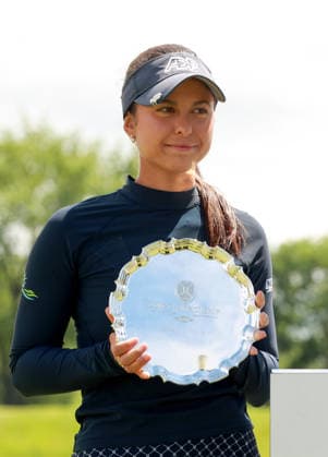Dow Championship Midland, MI - JUNE 14: Winner and rookie Yana Wilson of the United States poses with the trophy during the award ceremony at the conclusion of the final round of the Dow Championship at Midland Country Club on June 14, 2026 in Midland, Michigan. Midland Michigan United States  Copyright: xAmyxLemusx originalFilename:lemus-dowchamp260614_np50B.jpg