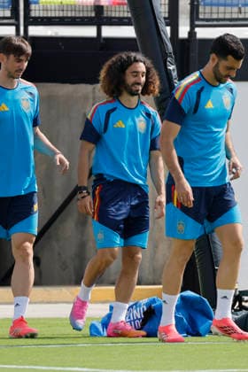 Marc Cucurella (C) of Spain trains with his teammates in Atlanta, USA 14 June 2026. Spain s national team, Nationalteam training in Atlanta !ACHTUNG: NUR REDAKTIONELLE NUTZUNG!  Copyright: xLavandeiraxjrx GR7273 20260614-55020595608006_1006